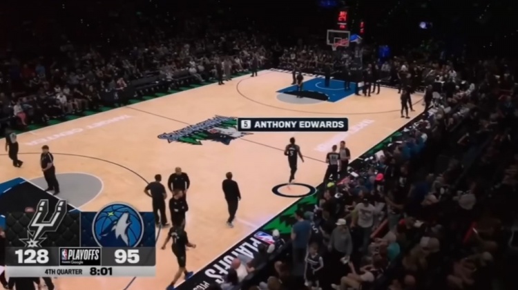 27分逆转刷爆纪录 尼克斯3-1夺赛点 球迷重提爱德华兹握手梗