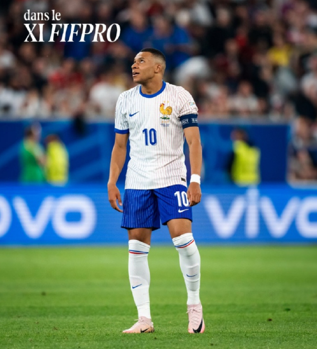 法国队官方贺电：姆巴佩入选FIFPRO年度最佳阵容