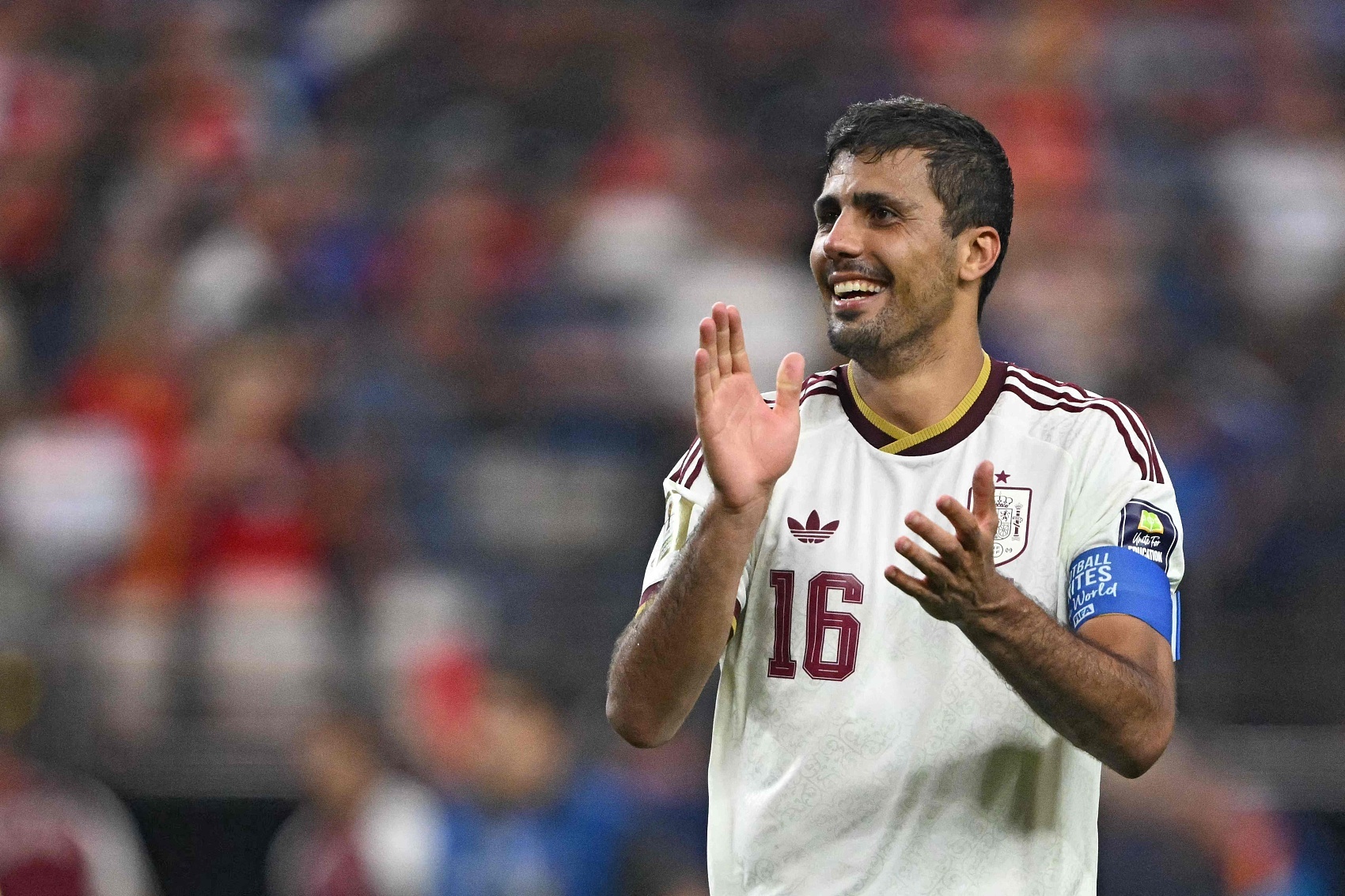 巴萨将罗德里报价提至8000万欧 拉波尔塔为俱乐部声誉让步