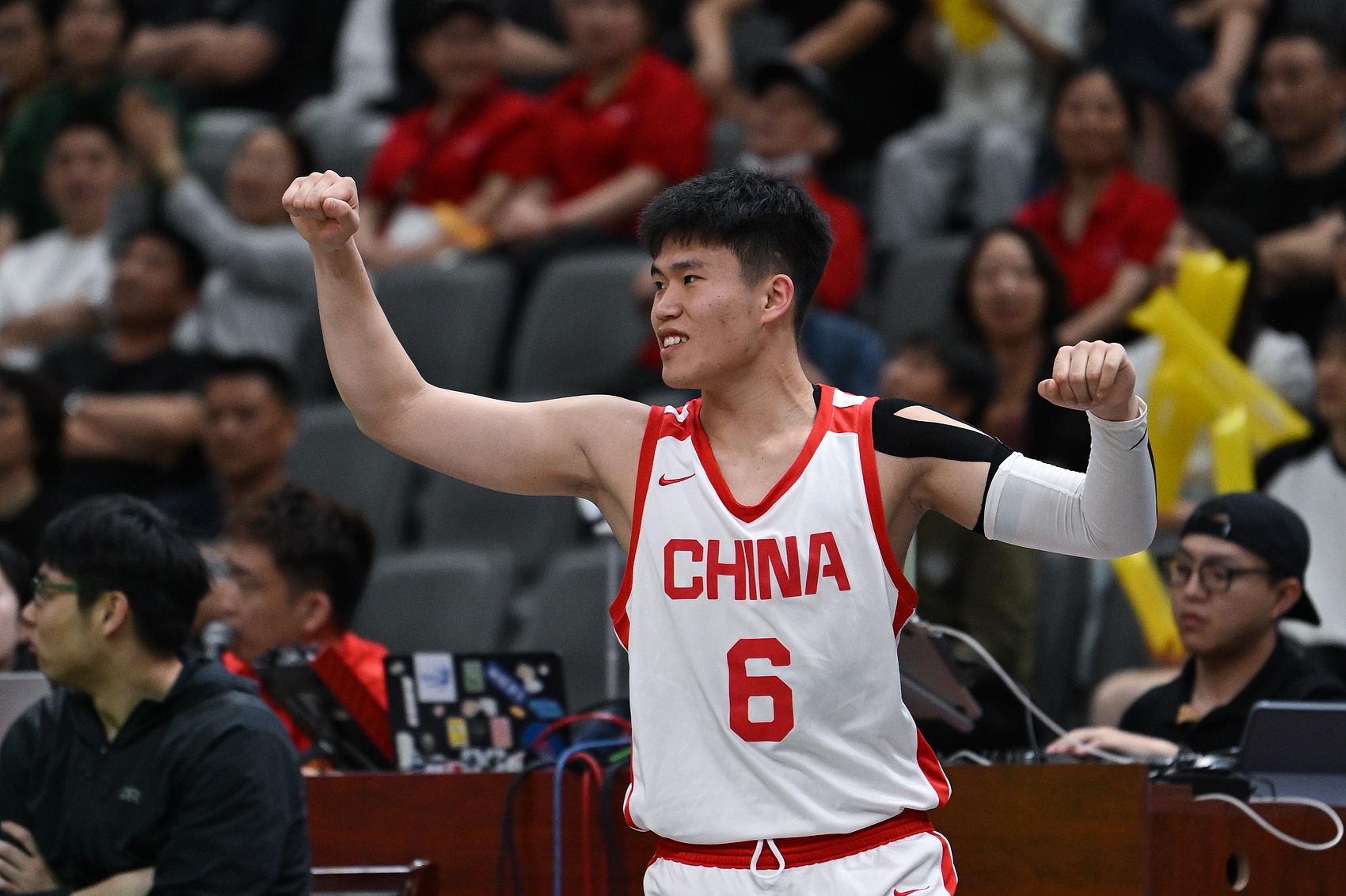 半场11记三分 中国U18男篮冲击队史19球纪录 半场11记三分 中国U18男篮冲击队史19球纪录