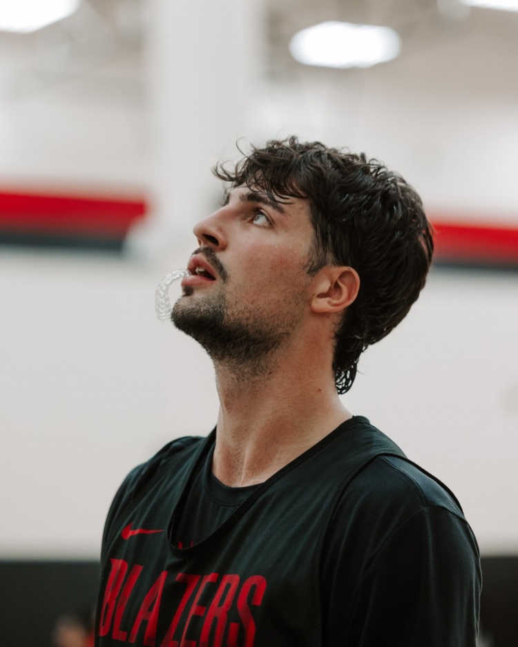 能否继续进步？开拓者晒阿夫迪亚训练动态：开启第七个赛季